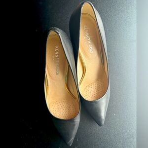 Kenneth Cole Black Pumps Size 7